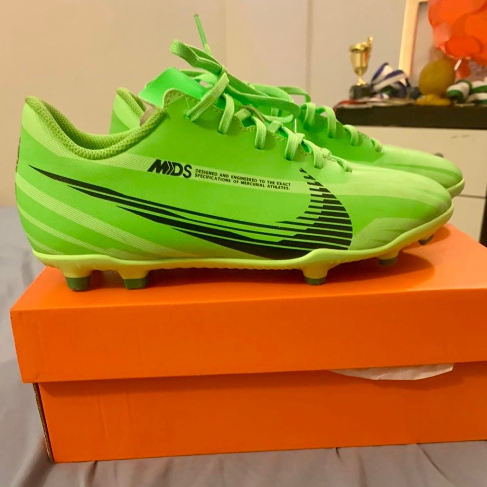 KIDS ZOOM VAPOR 15 ACADEMY MDS SOCCER CLEATS